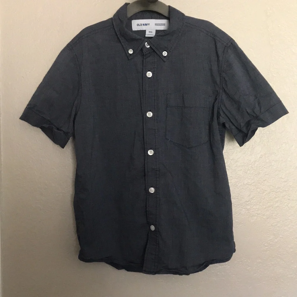 Old navy blue button down medium short sleeve shirt